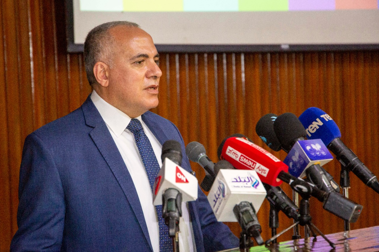 جلسة حوارية حول قضايا المياه بحضور وزير الري