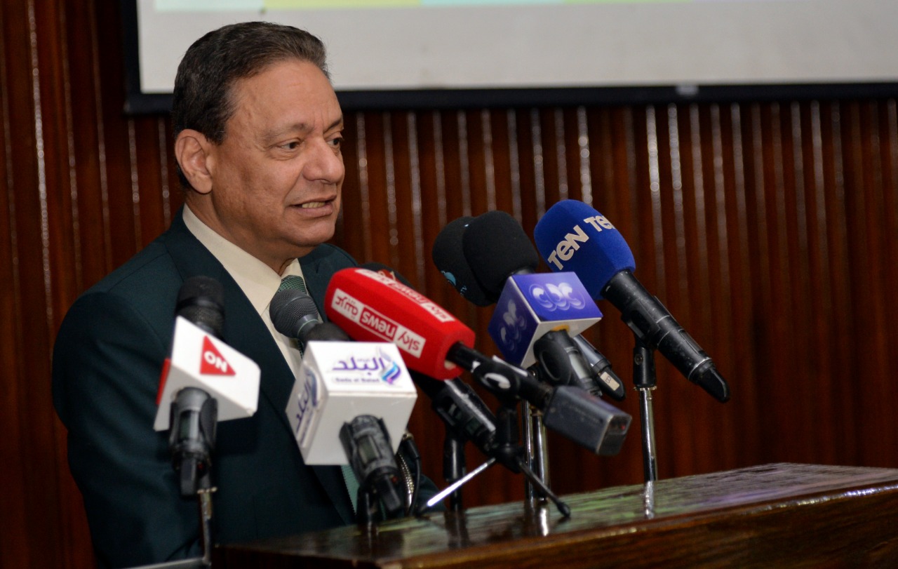 جلسة حوارية حول قضايا المياه بحضور وزير الري