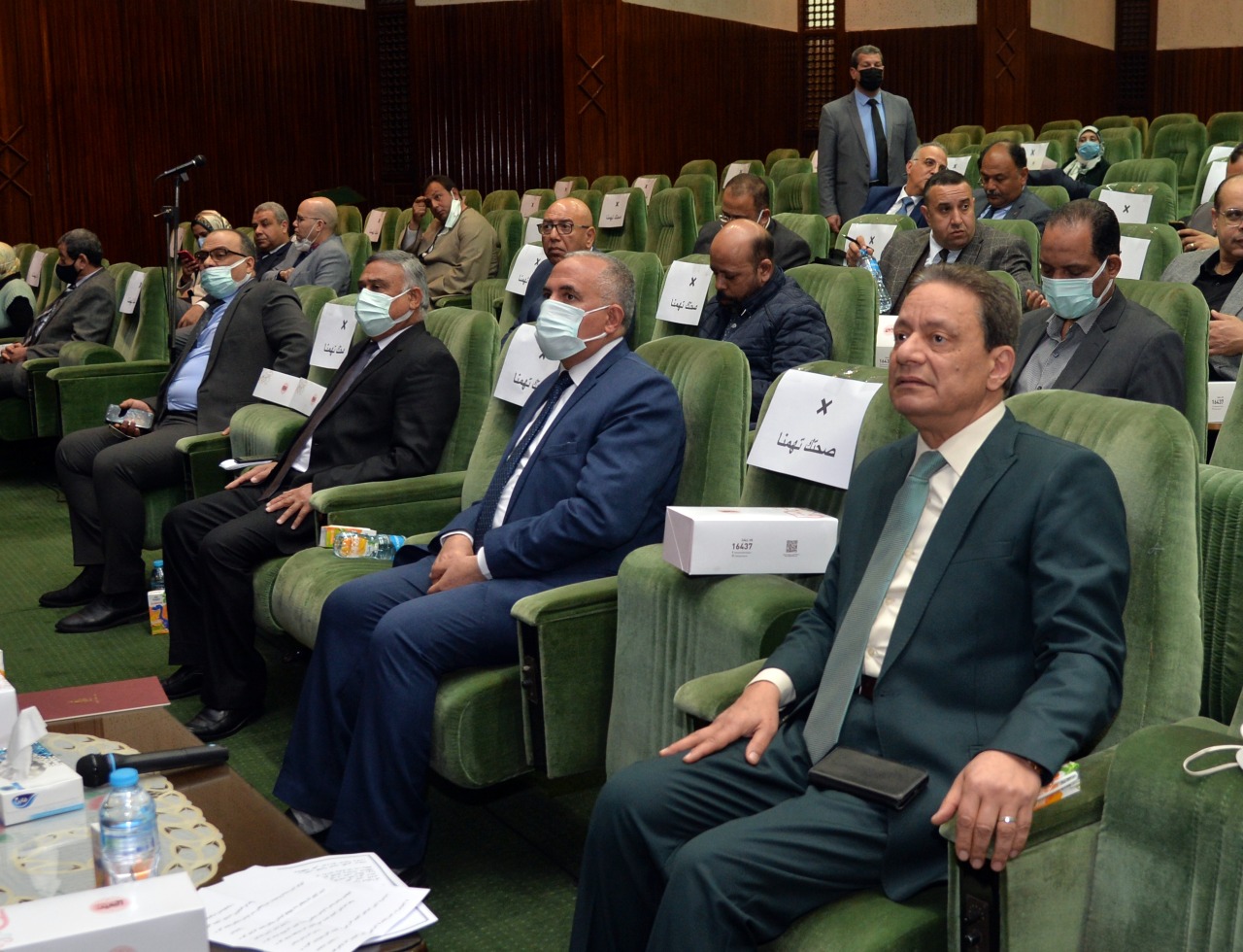 جانب من الجلسة الحوارية حول سد النهضة والتحديات المائية 