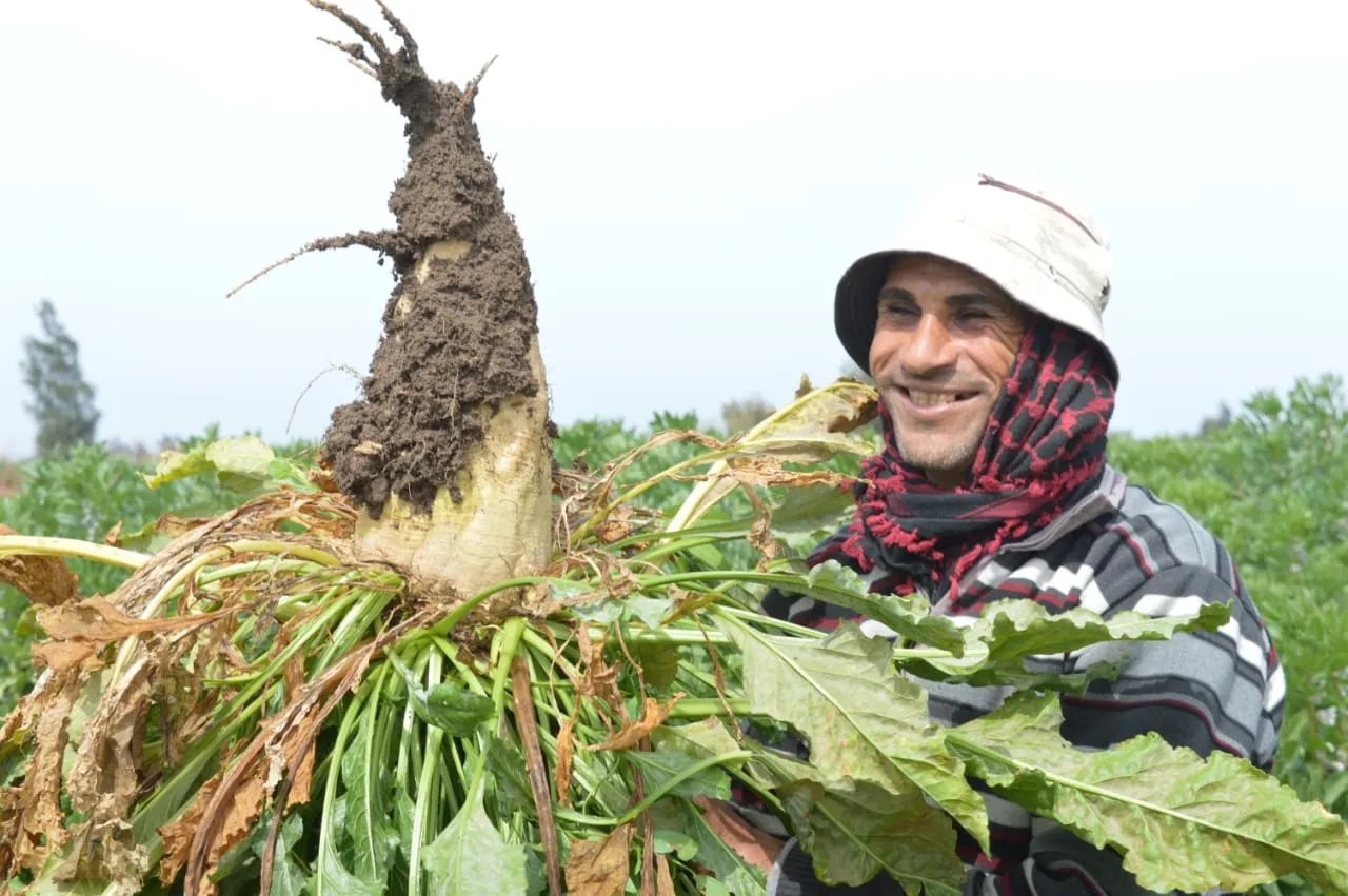 لقاء محافظ بورسعيد مزارعين بمنطقة سهل الطينة شرق المحافظة 