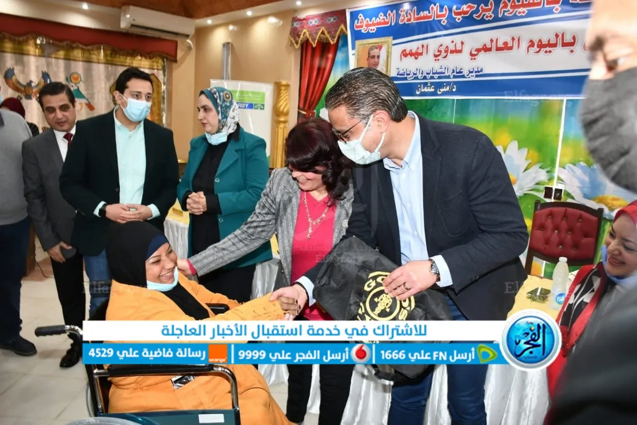   محافظ الفيوم يكرم عددا من الرياضيين من ذوى الهمم