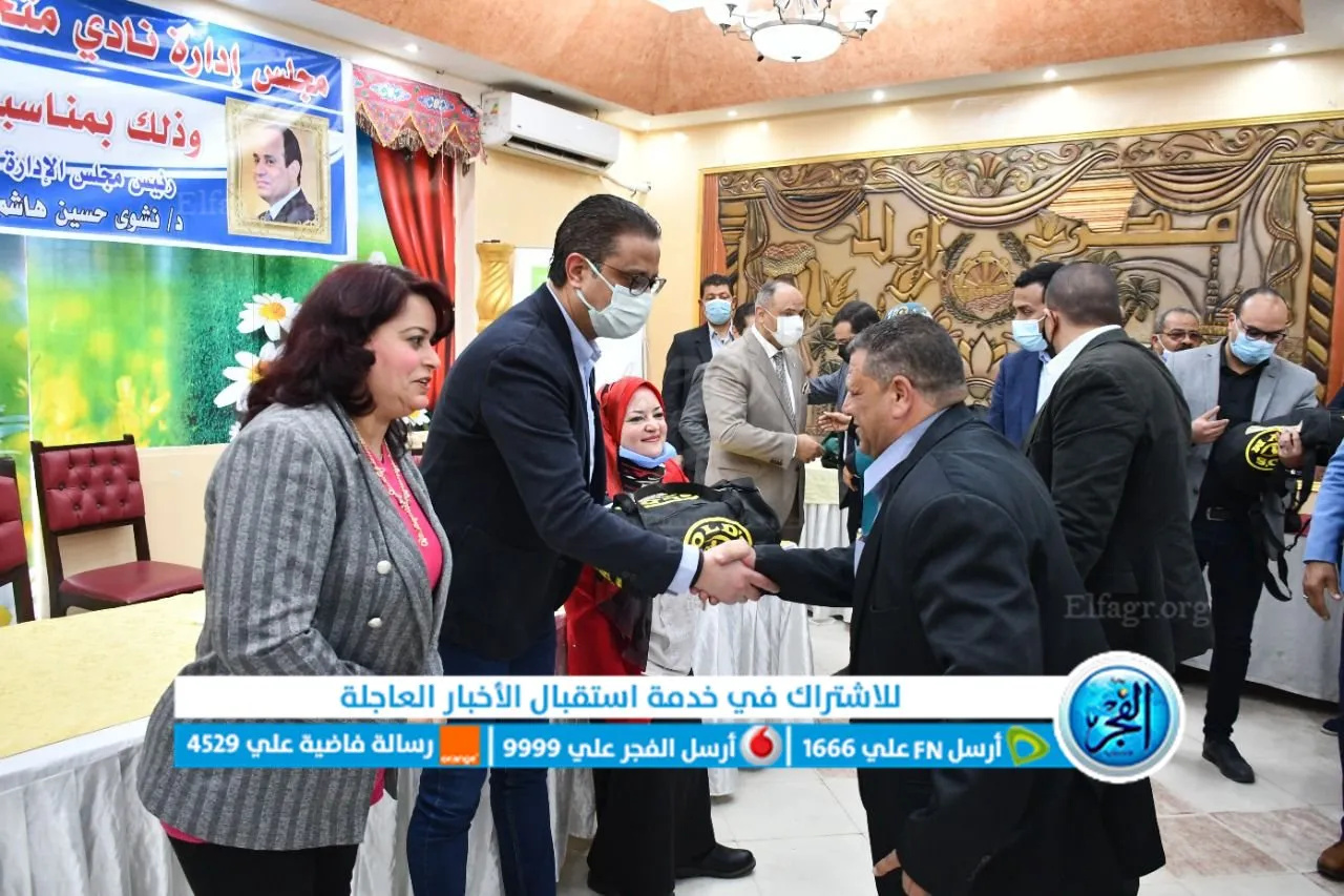   محافظ الفيوم يكرم عددا من الرياضيين من ذوى الهمم