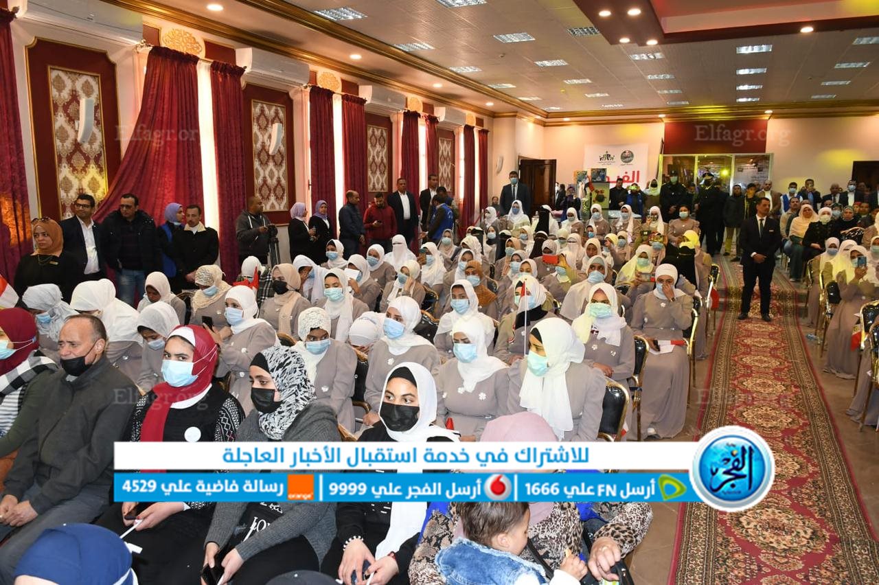 محافظ الفيوم يشهد احتفالية تسليم جهاز 250 عروسة لليتيمات وغير القادرات
