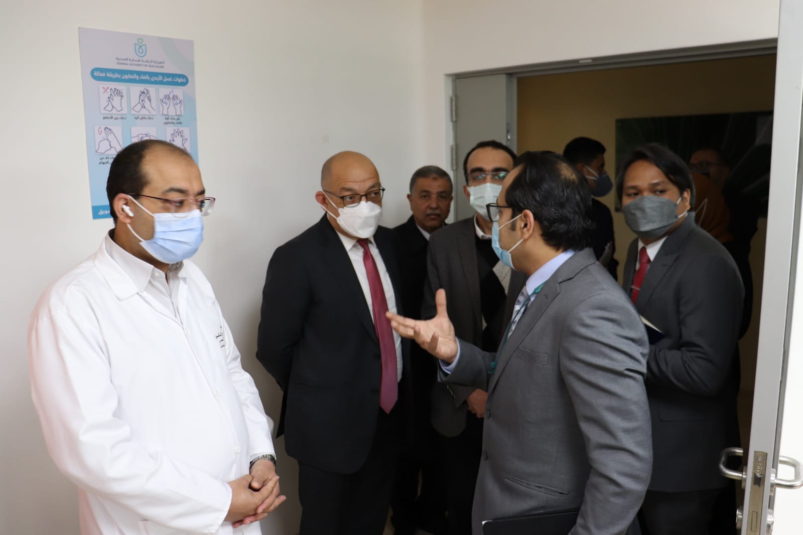 سفير الفلبين يزور منشآت هيئة الرعاية الصحية بالإسماعيلية