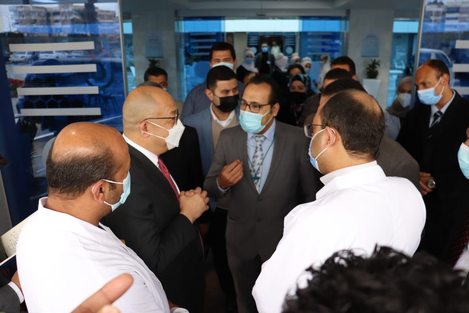 سفير الفلبين يزور منشآت هيئة الرعاية الصحية بالإسماعيلية