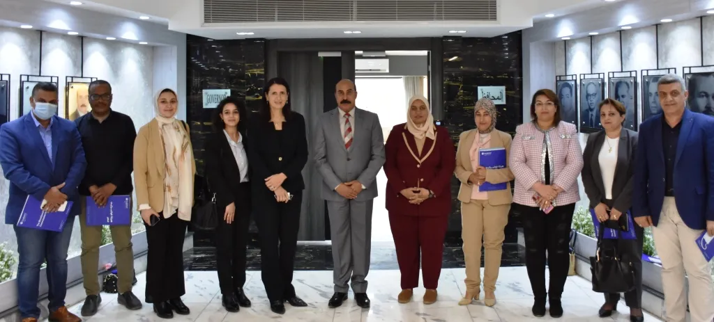  محافظ أسوان مع وفد هيئة فولبرايت مصر