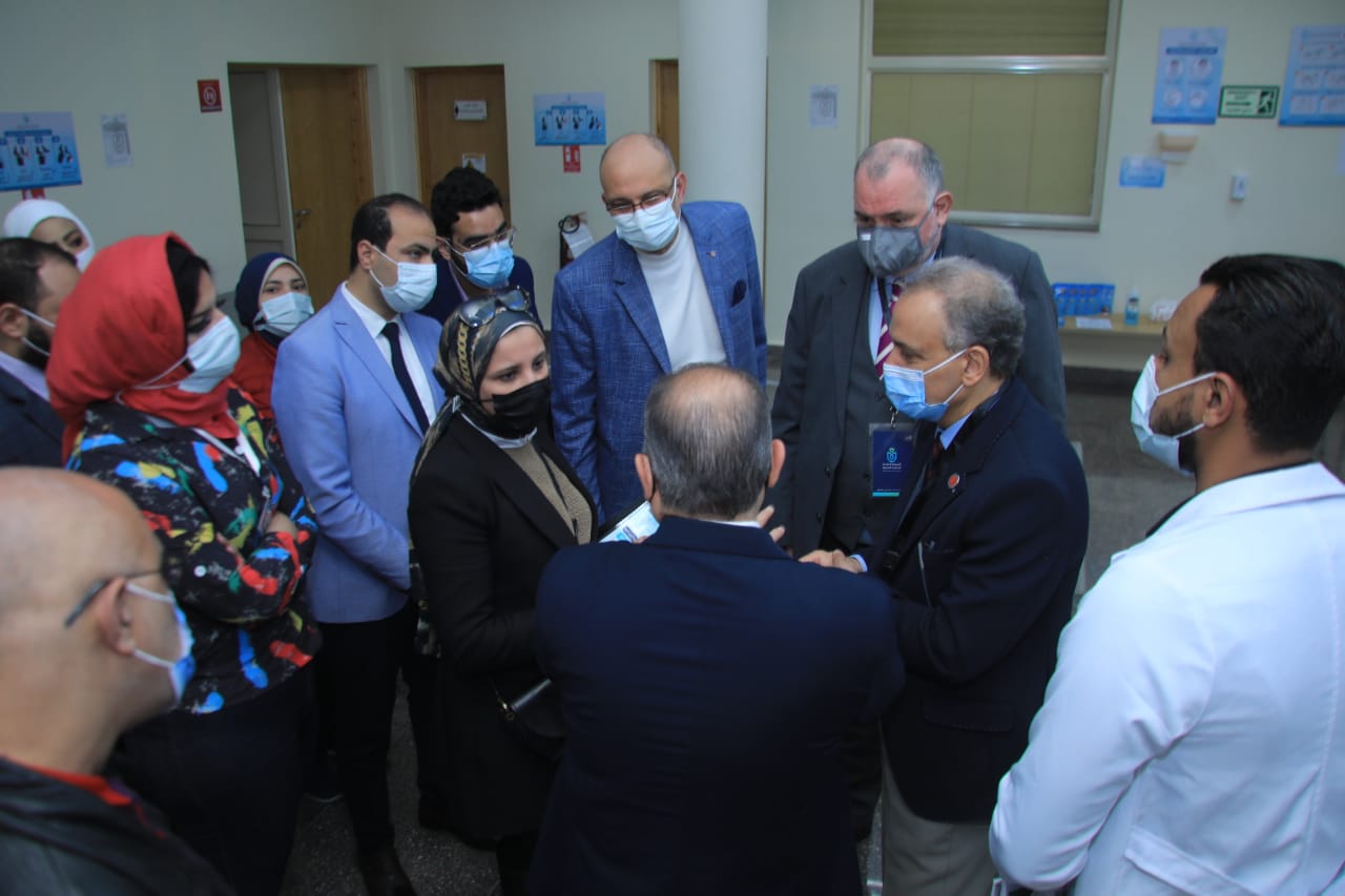 وفد من الكلية الملكية للأطباء والجراحين بجلاسكو يزور المنشآت الصحية ببورسعيد