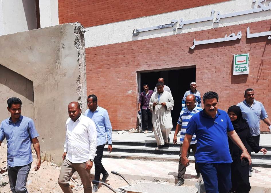 جولة نائب محافظ أسوان على مشروعات 