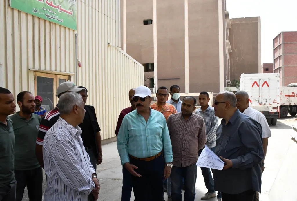 محافظ أسوان يتابع استلام وتخزين محصول القمح بالمطاحن والصوامع