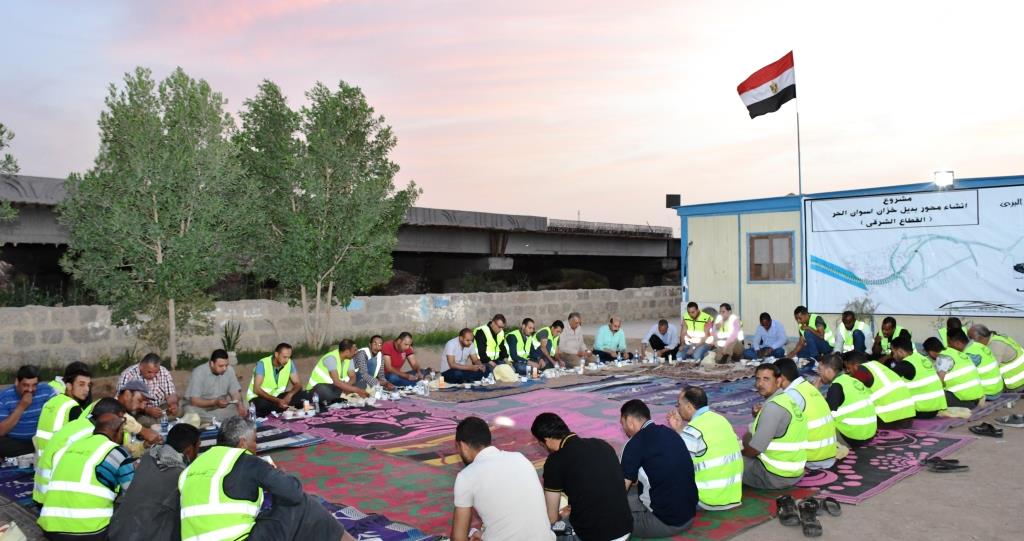 جانب من تناول الإفطار