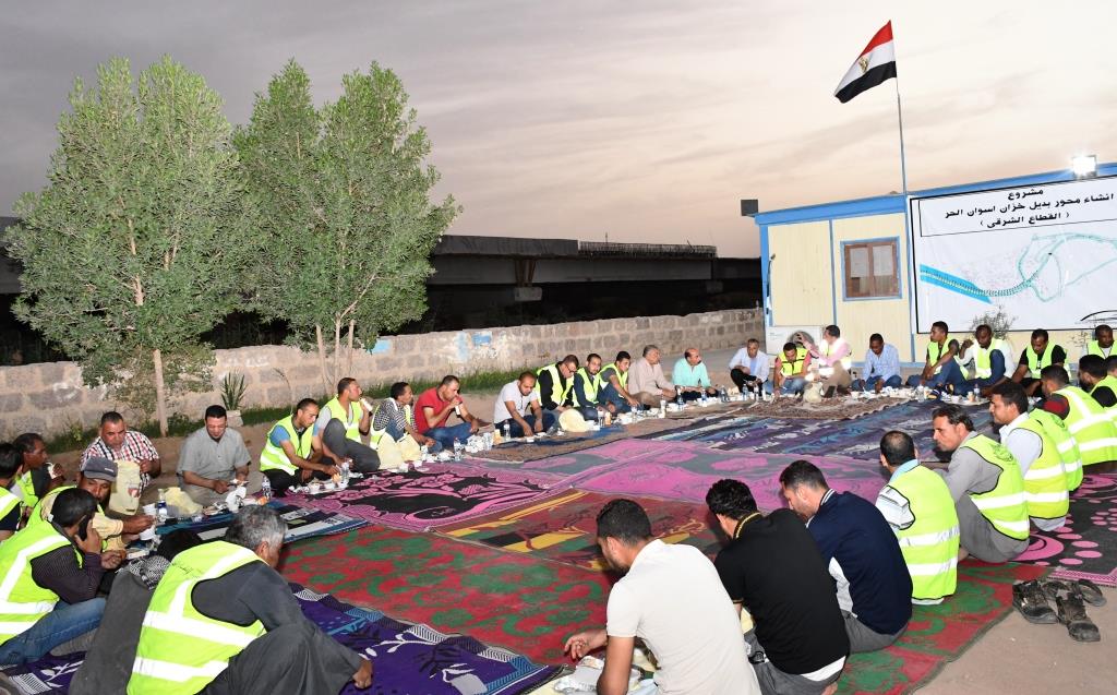 جانب من تناول الإفطار