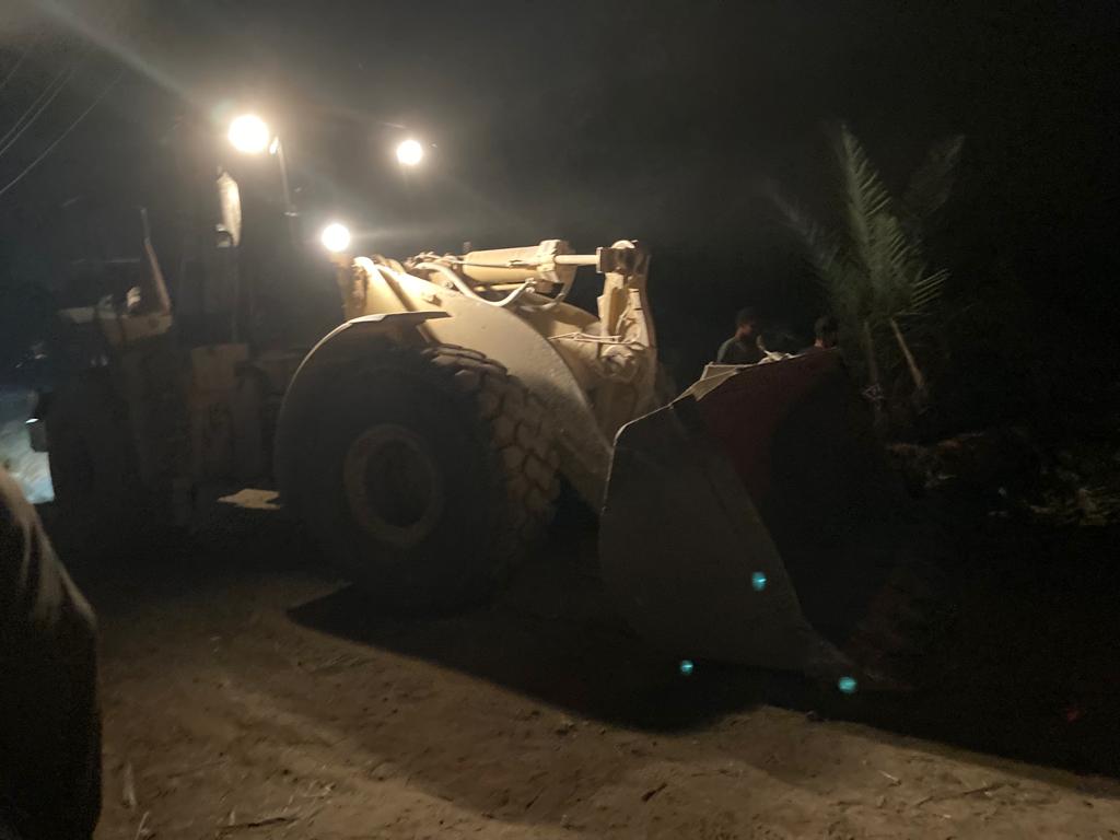 محافظ أسوان يتابع السيطرة على حريق بقرية حاجر القنان بأدفو 