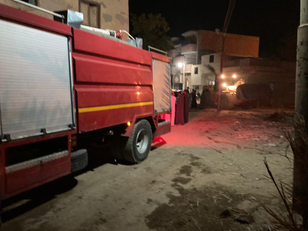 محافظ أسوان يتابع السيطرة على حريق بقرية حاجر القنان بأدفو 