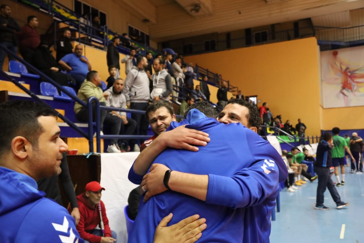 فرحة الفريق بعد ضمان الفوز على طنطا والتأهل للمحترفين