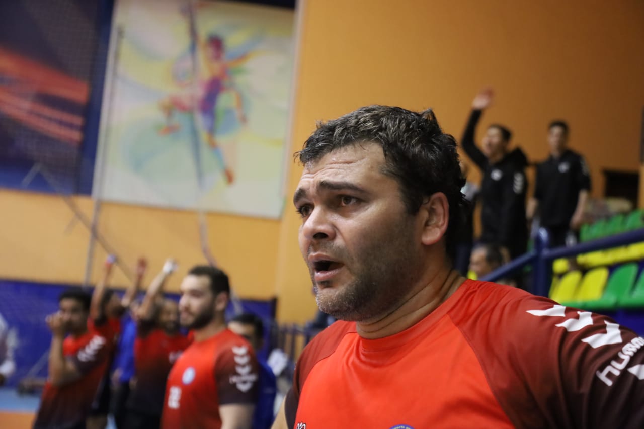 جانب من فرحة اللاعبين بالتأهل لدوري المحترفين بعد الفوز على طنطا