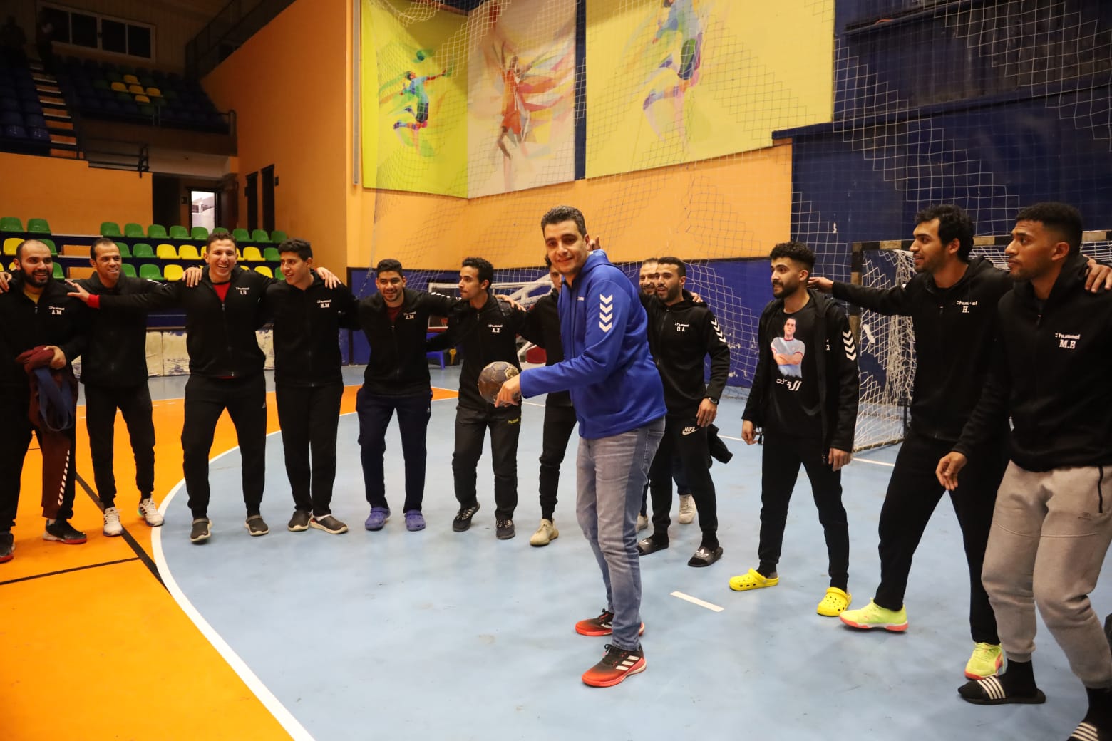 جانب من فرحة اللاعبين بالتأهل لدوري المحترفين بعد الفوز على طنطا