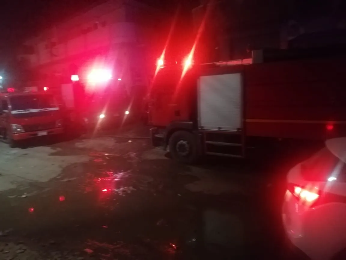 إصابة 3 أشخاص فى حريق هائل اندلع في 5 منازل ببنها