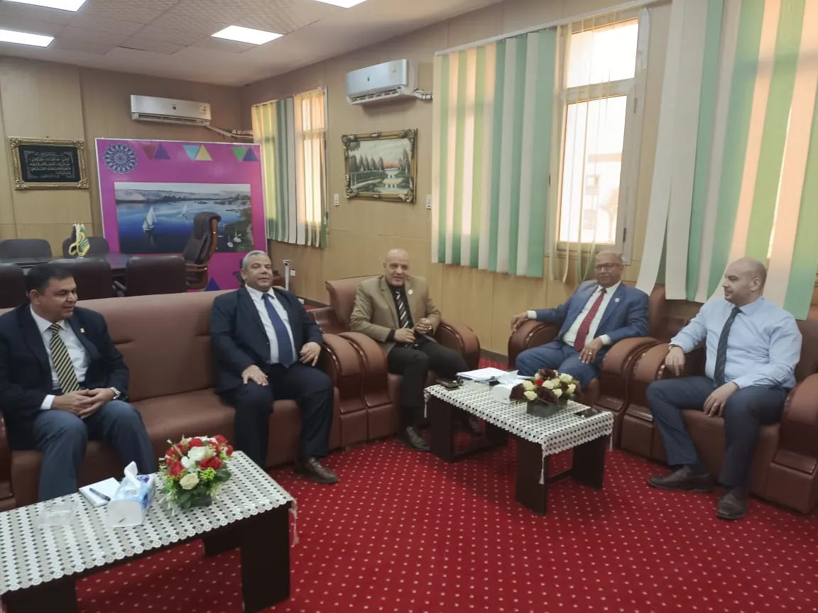 لجنة قطاع الآداب بالمجلس الأعلى للجامعات تزور جامعة أسوان 