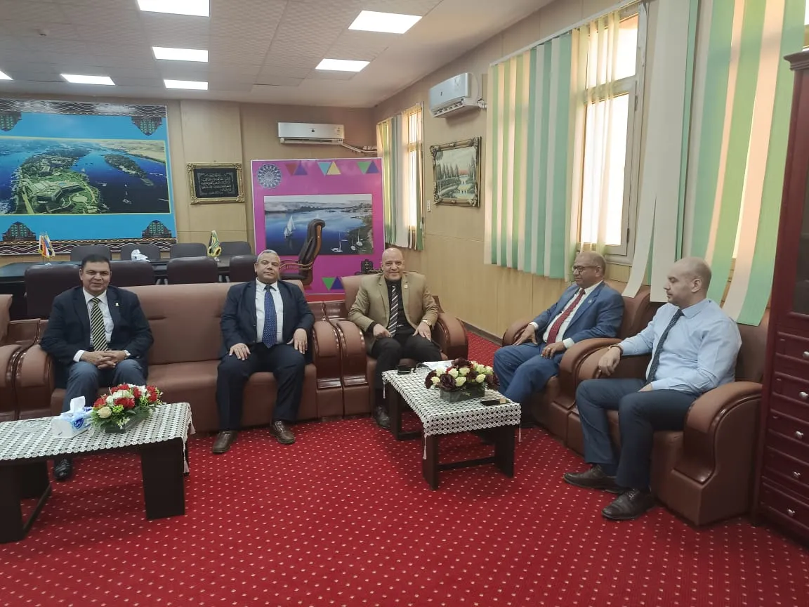 لجنة قطاع الآداب بالمجلس الأعلى للجامعات تزور جامعة أسوان 