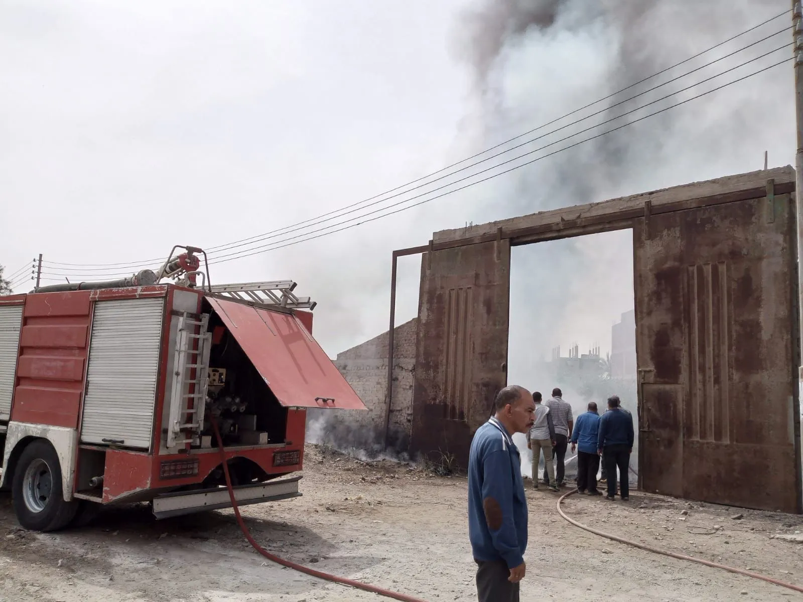 جانب من الحريق