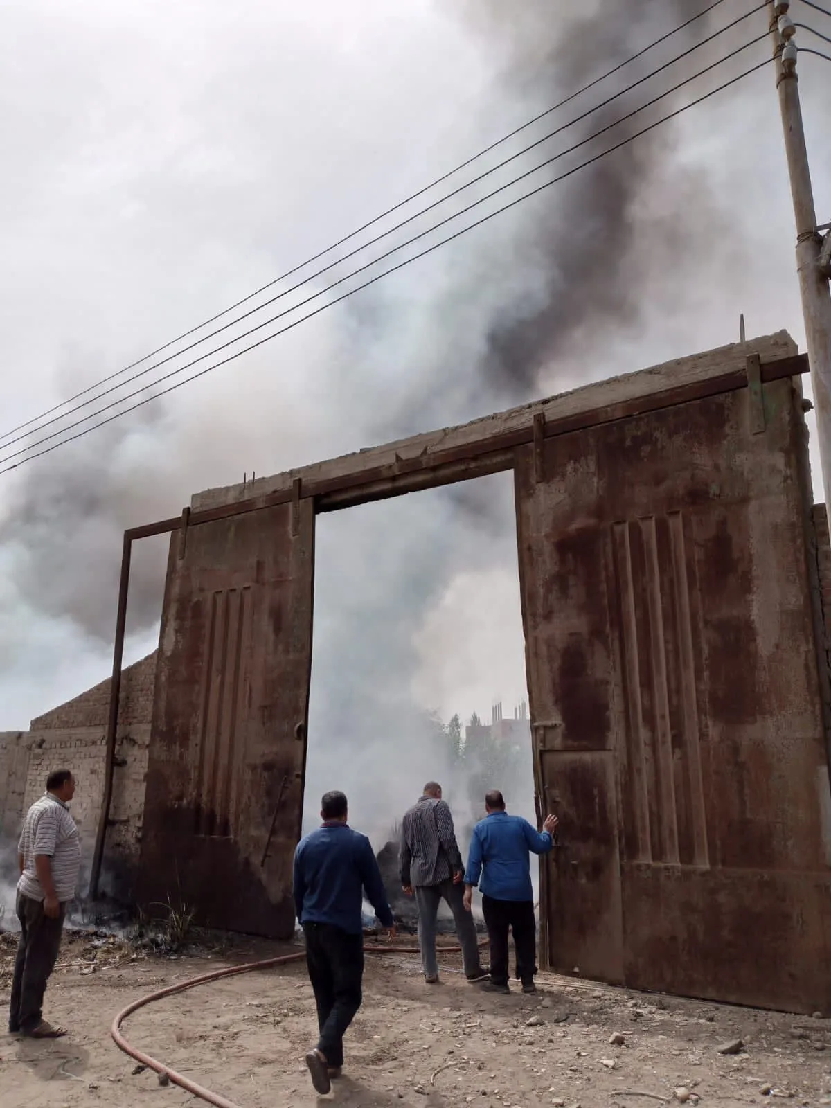 جانب من الحريق