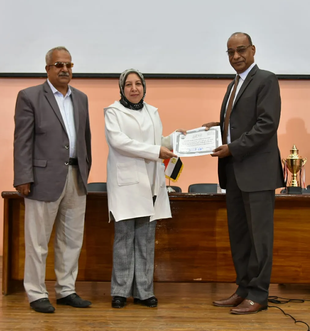 جانب من التكريم 