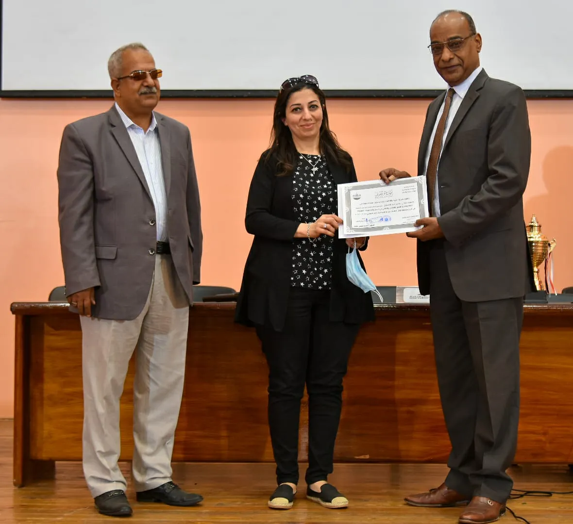 جانب من التكريم 