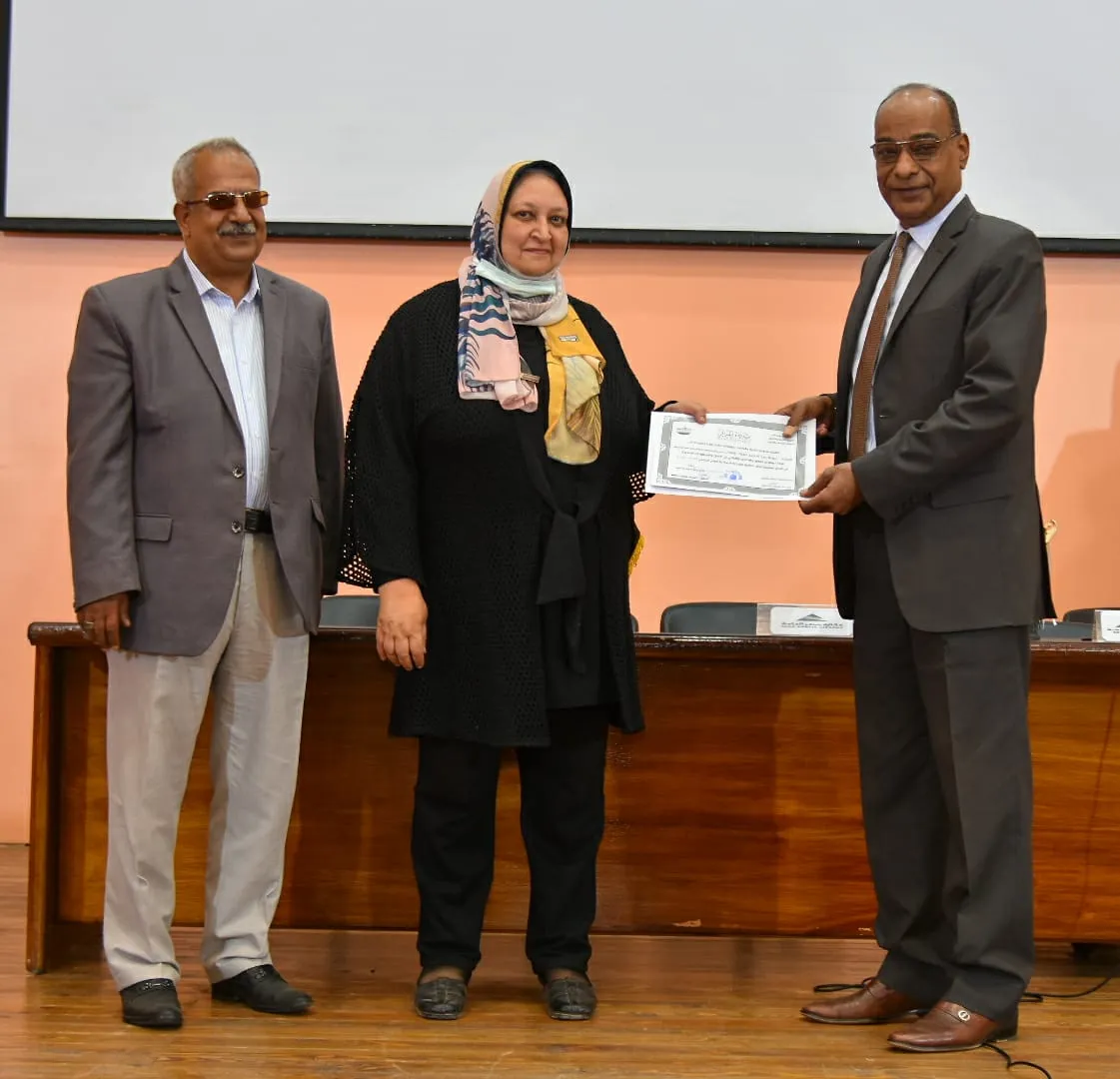 جانب من التكريم 