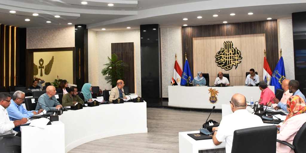 لقاء محافظ أسوان مع المستثمرين