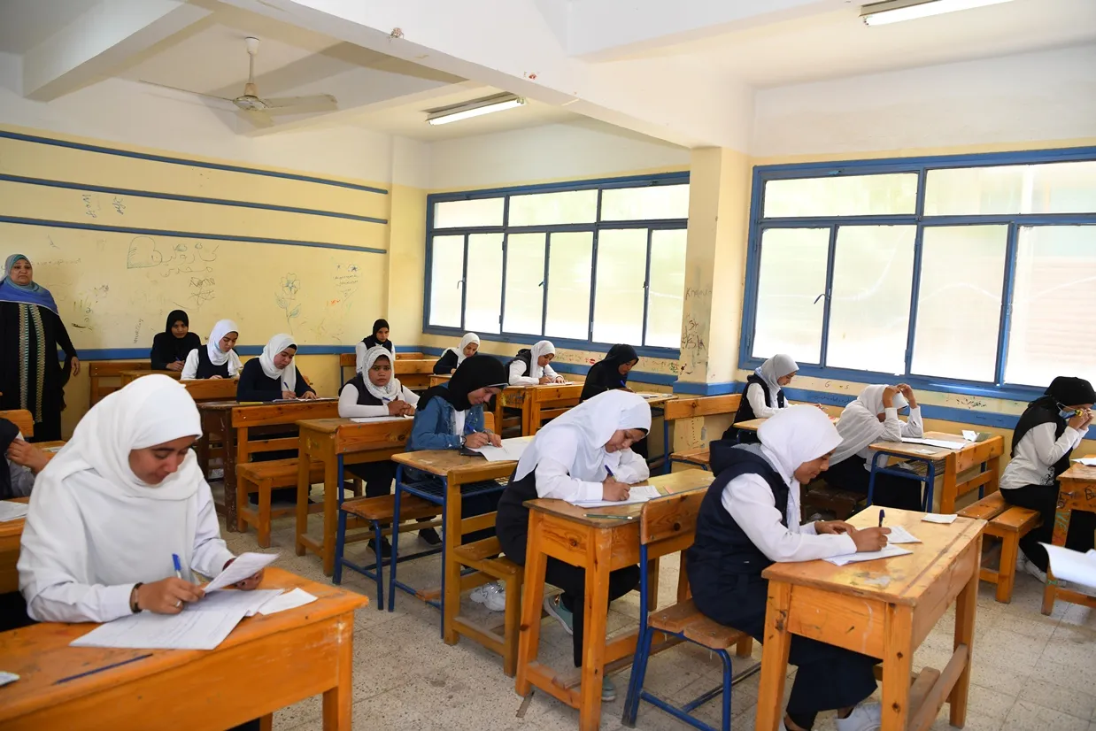 جانب من الامتحانات