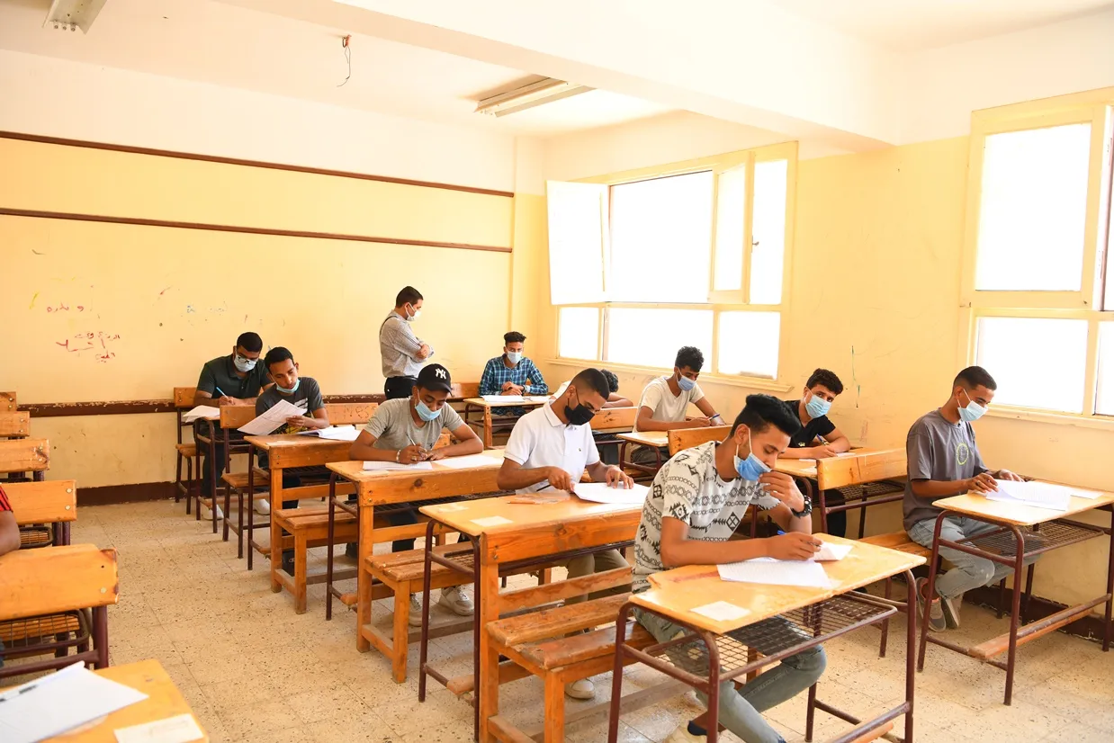 جانب من الامتحانات