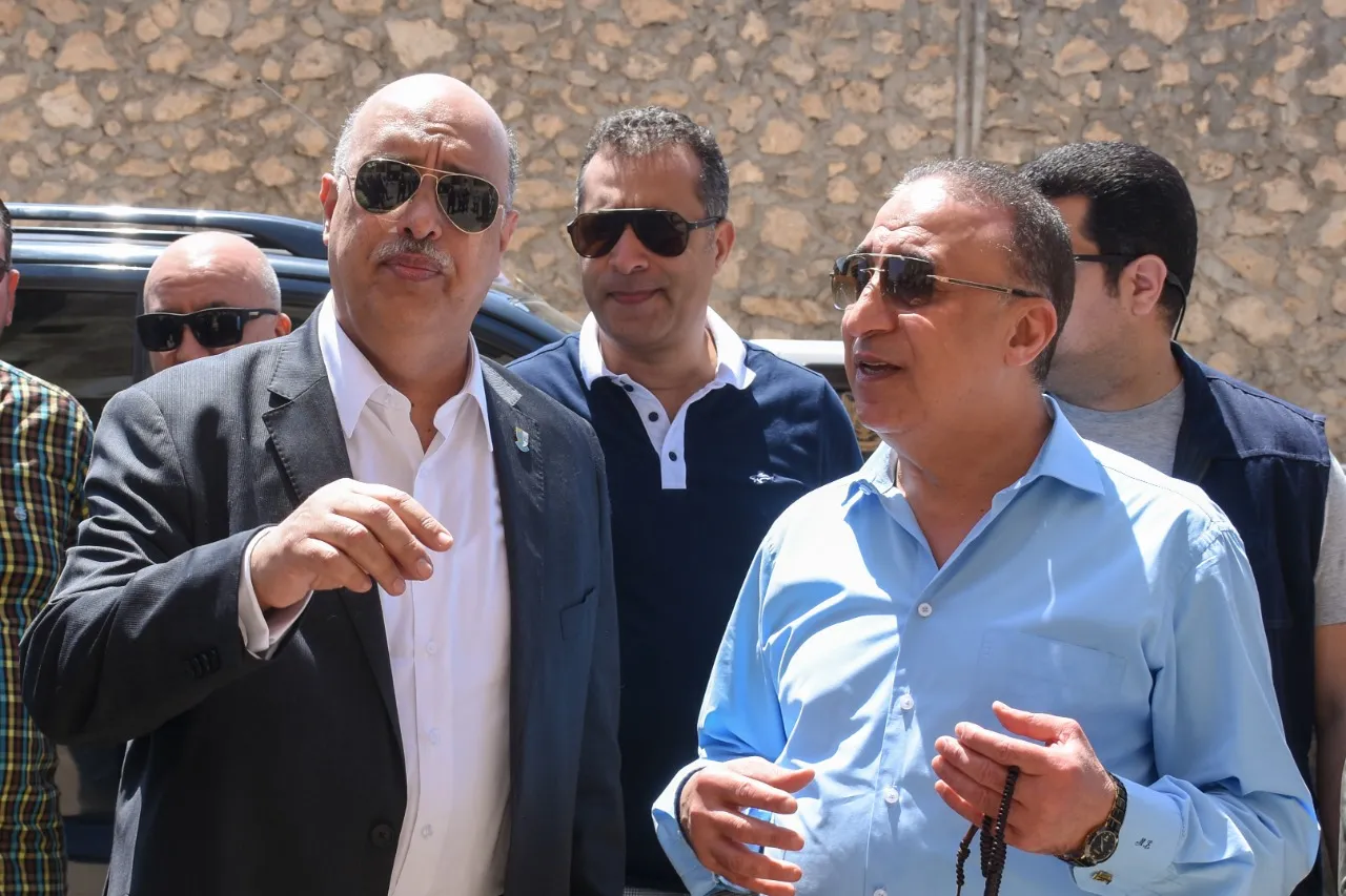 محافظ الإسكندرية ورئيس هيئة تعاونيات البناء والإسكان يتفقدان مساكن مبارك