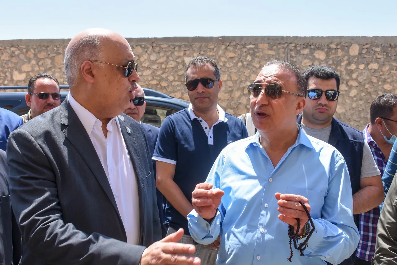 محافظ الإسكندرية ورئيس هيئة تعاونيات البناء والإسكان يتفقدان مساكن مبارك