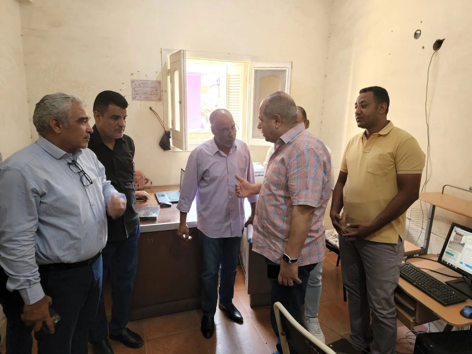 رئيس شركة الكهرباء يتفقد يتفقد المحطات جنوب الأقصر