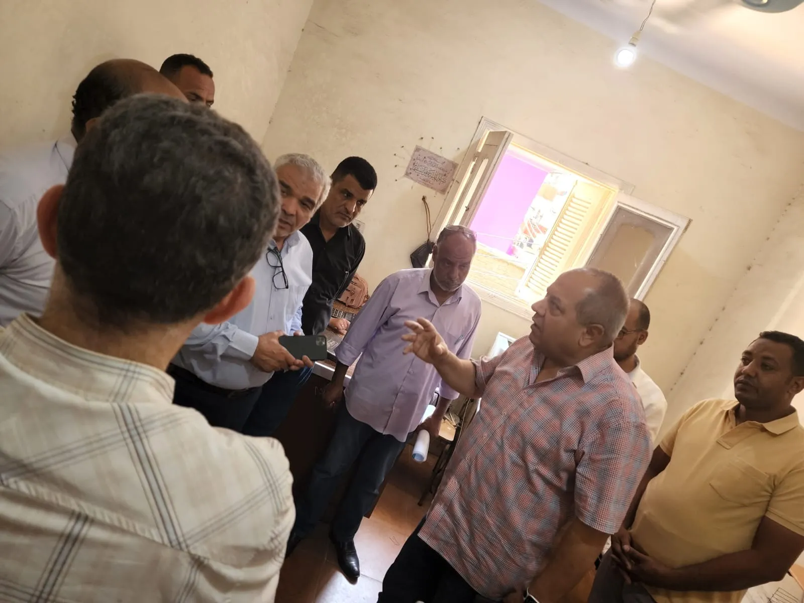 رئيس شركة الكهرباء يتفقد يتفقد المحطات جنوب الأقصر