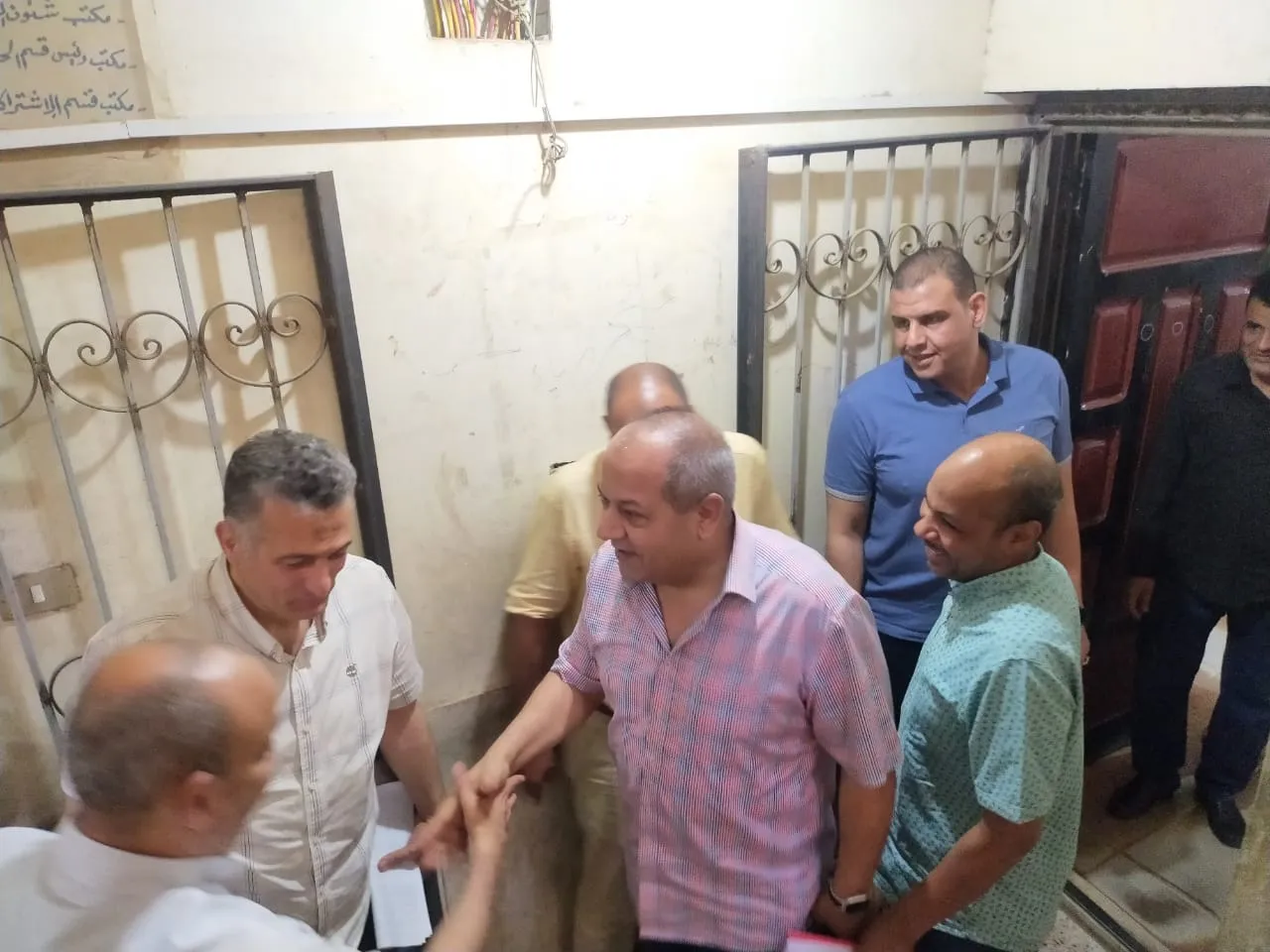 رئيس شركة الكهرباء يتفقد يتفقد المحطات جنوب الأقصر