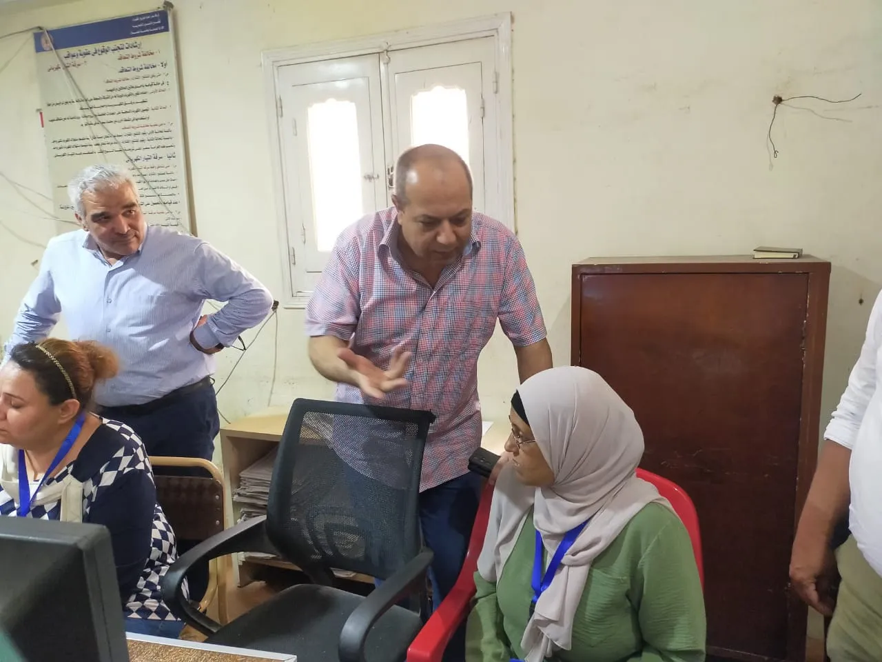 رئيس شركة الكهرباء يتفقد يتفقد المحطات جنوب الأقصر