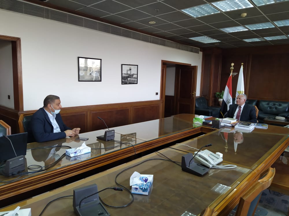 الرى تنجح في إزالة ٣ عائمات مخالفة بمنطقة الكيت كات بالجيزة