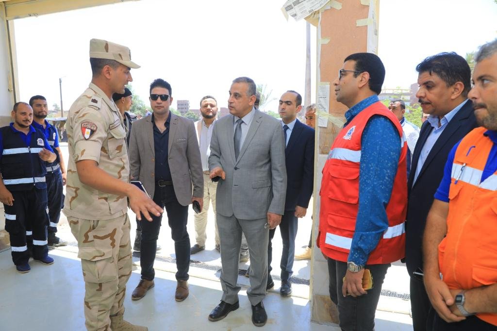 محافظ سوهاج يتفقد عدد من مشروعات المبادرة الرئاسية لتطوير الريف المصري 