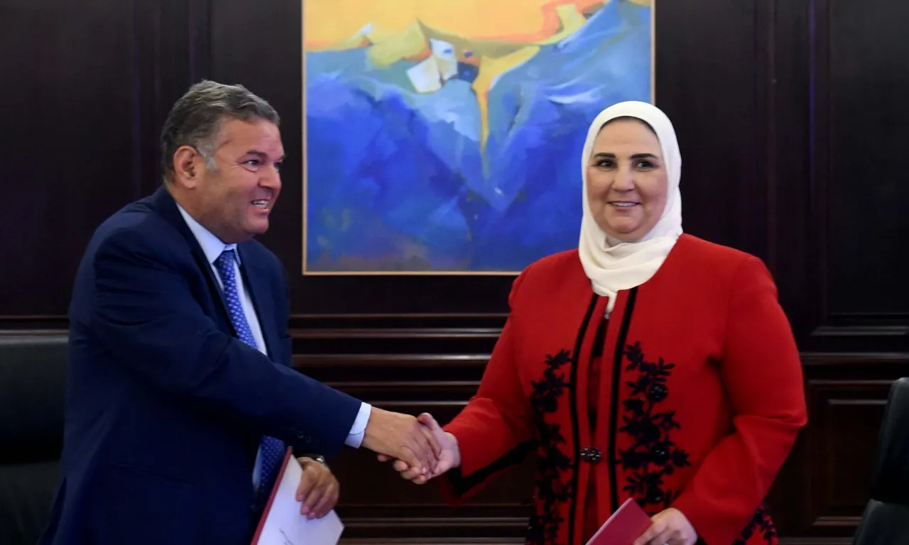 تعاون بين وزارتا 