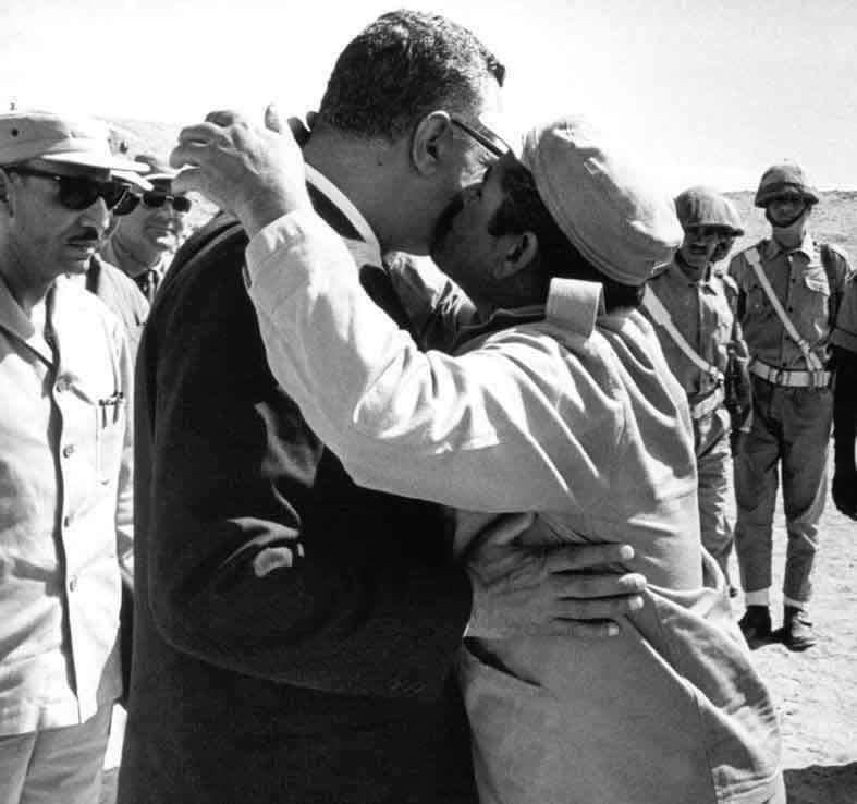 جمال والجيش