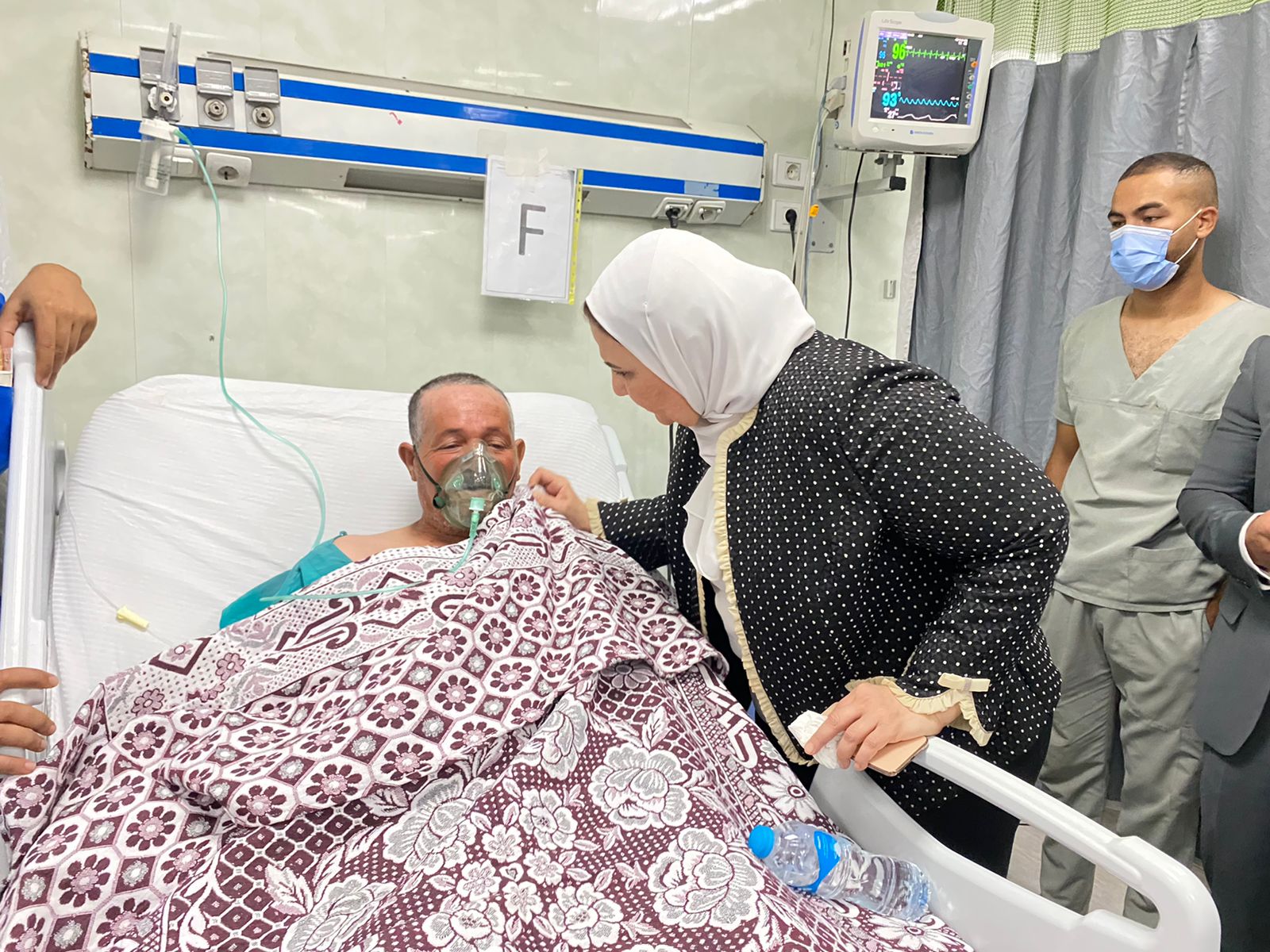 وزير التضامن تزور المصابين في حادث الكنيسة