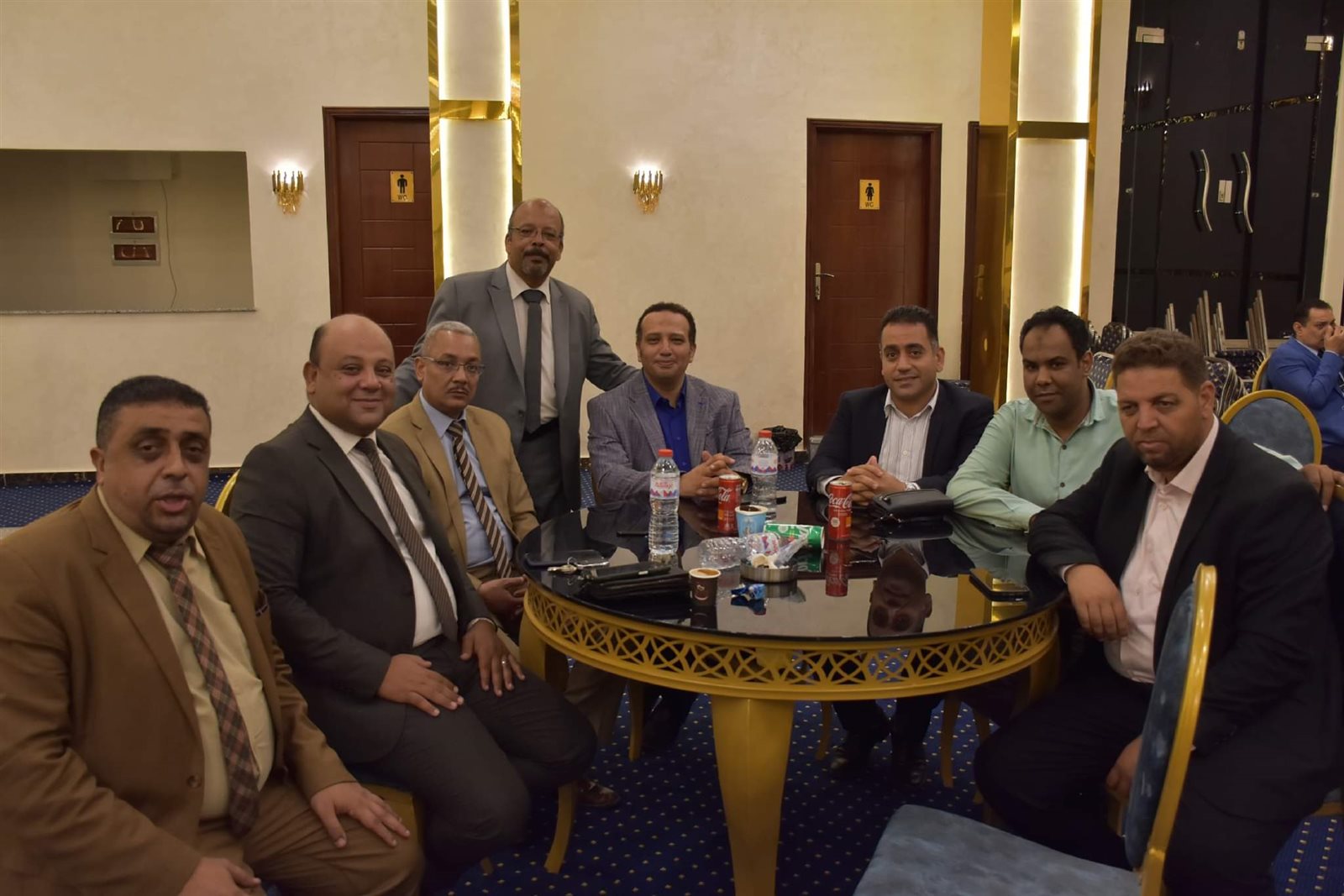 سامح عاشور يلتقي بالمحامين