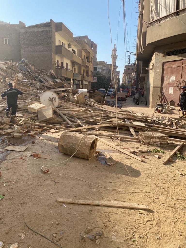 العقار المنهار