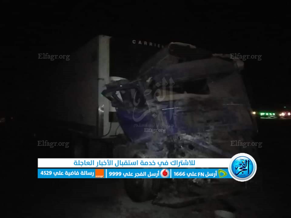 اللقطات الأولى لموقع تفحم وتصادم 4 مركبات بطريق الواحات 