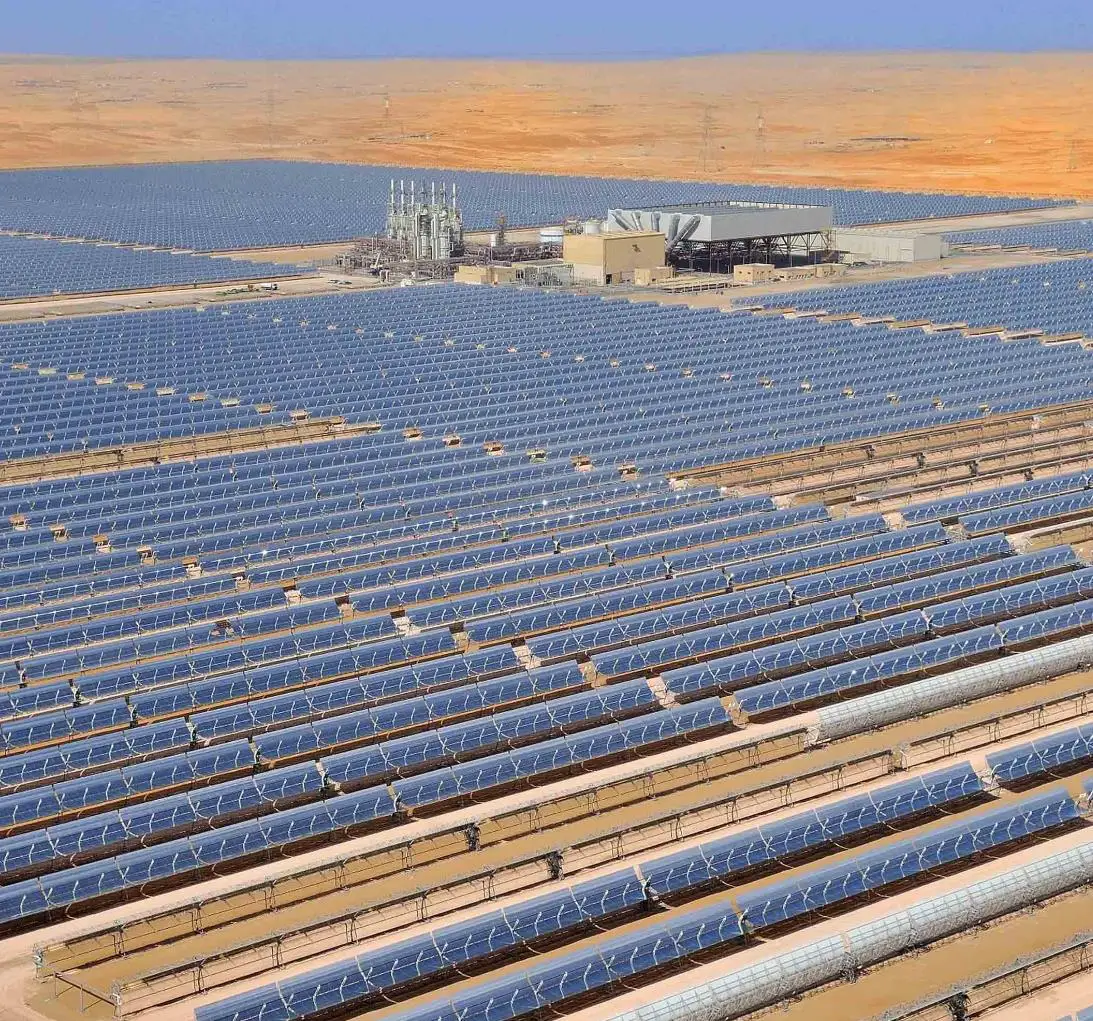 صورة من انتاج الطاقة الشمسية بدولة الامارات