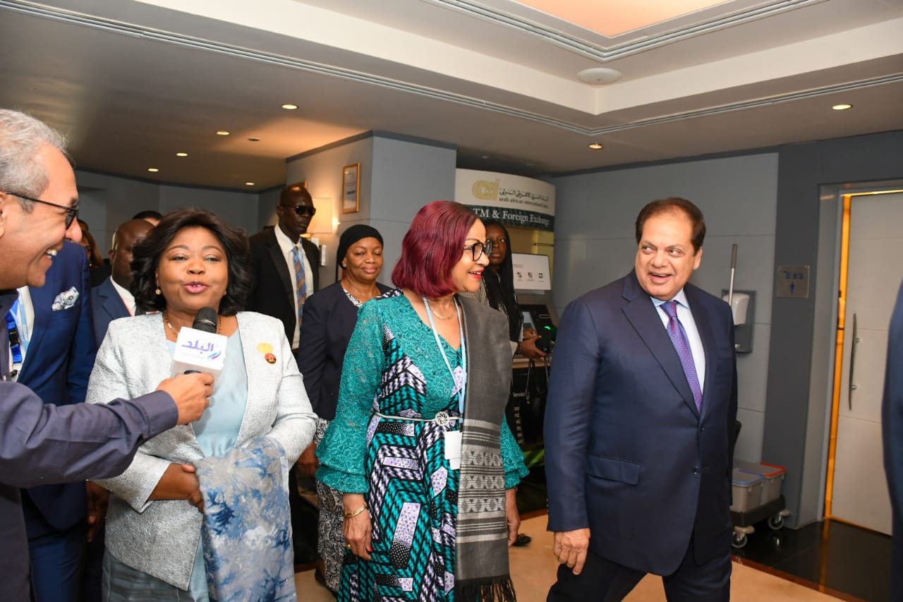 أبو العينين وقادة أفريقيا