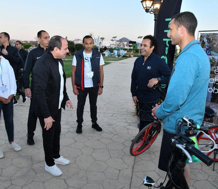 الرئيس ملتقيا شباب كوب 27