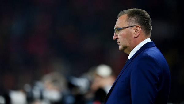 مدرب مونديالي.. تشيسلاف ميشنيفيتش الذي يحمل آمال بولندا في كأس العالم