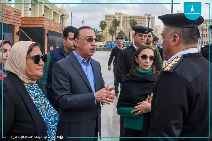 محافظ الإسكندرية يتفقد ميدان 